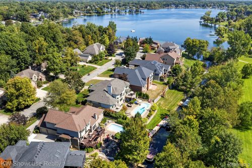 1539 Wandrei Ct, Commerce Township, MI, 48382-1890 | Card Image