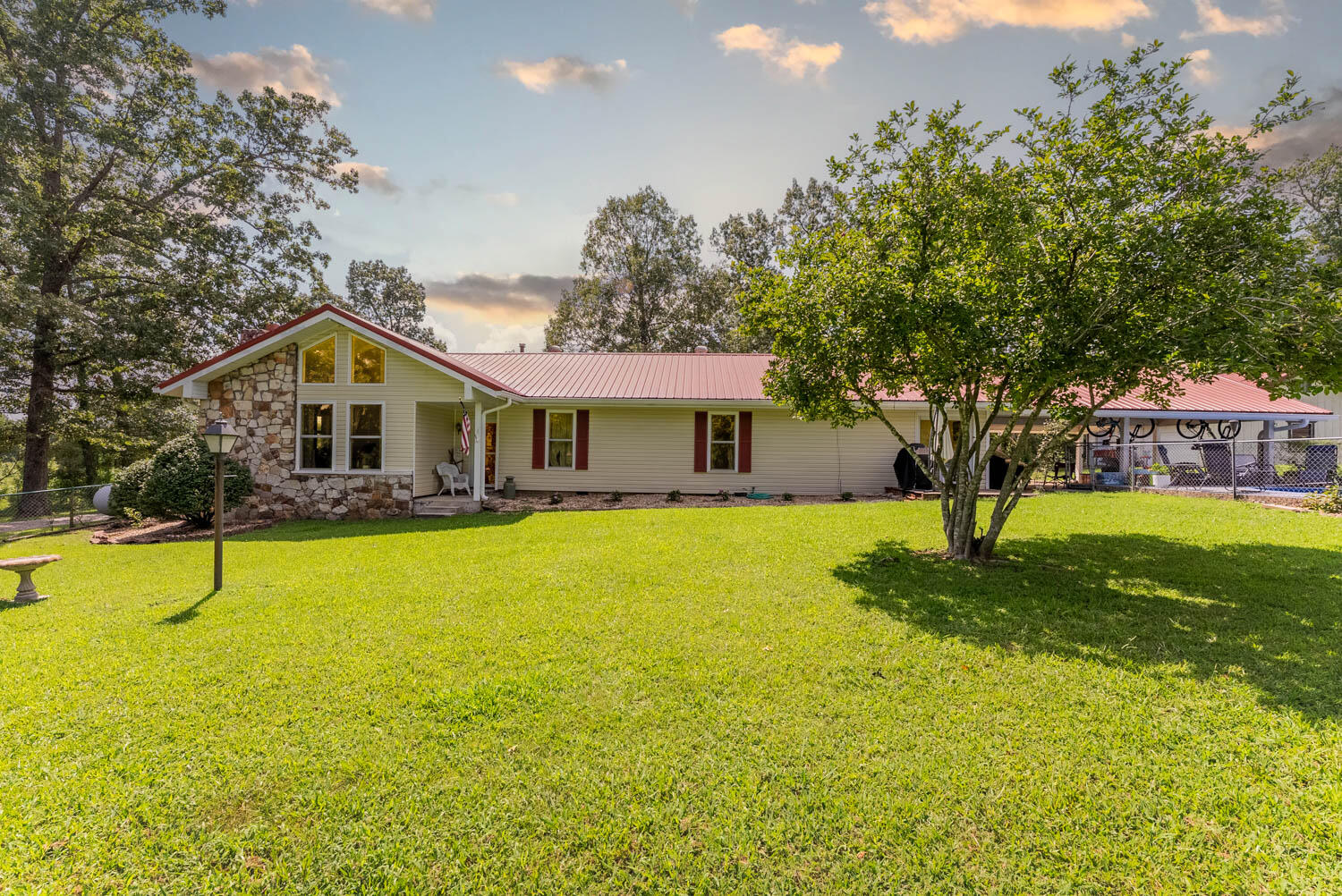 Hh Hwy, Alton, MO 65606