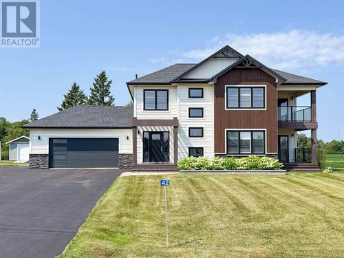 42 Mcgregor Dr, Stratford, PE, C1B1K9 | Card Image