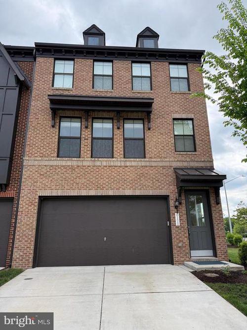 8120 Bock Farm Pl, Alexandria, VA, 22306-3419 | Card Image