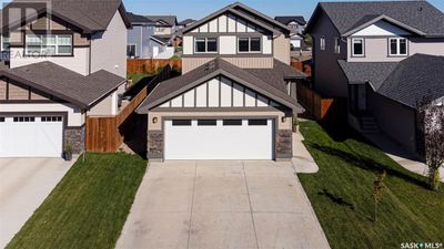 338 Labine Cres, House other with 3 bedrooms, 4 bathrooms and null parking in Saskatoon SK | Image 2