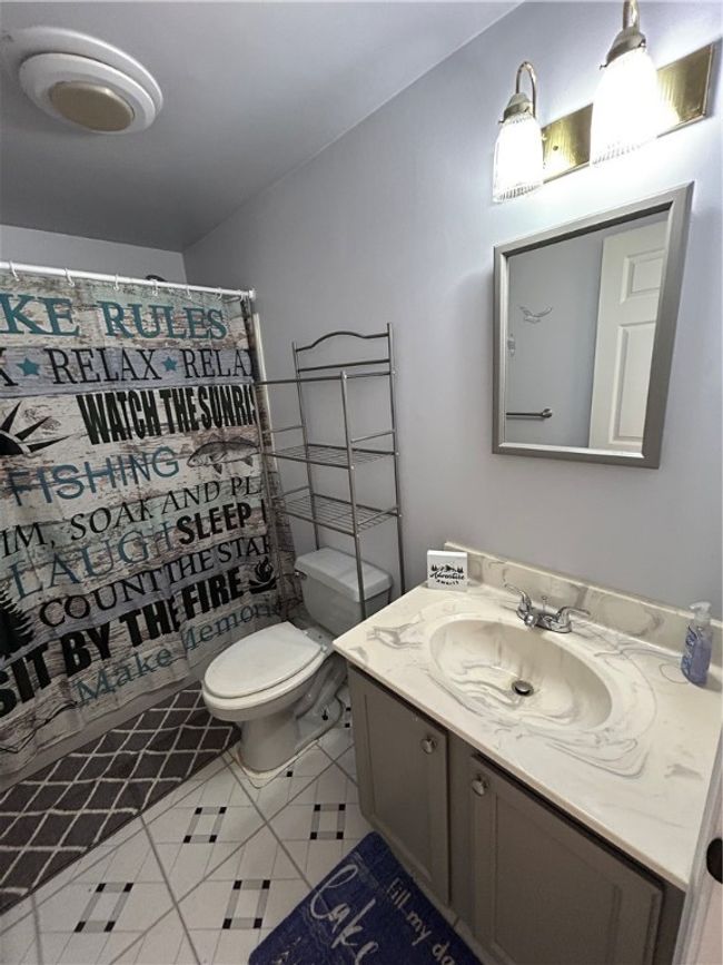 Bathroom 2 | Image 14