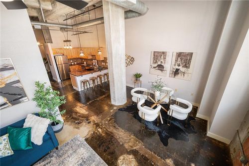 apt-206-321 W 7th St, Kansas City, MO, 64105-1687 | Card Image
