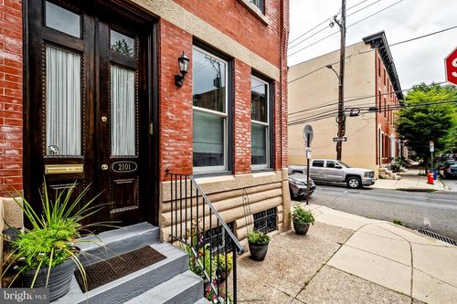 2101 Wallace St, PHILADELPHIA, PA, 19130-3104 | Card Image