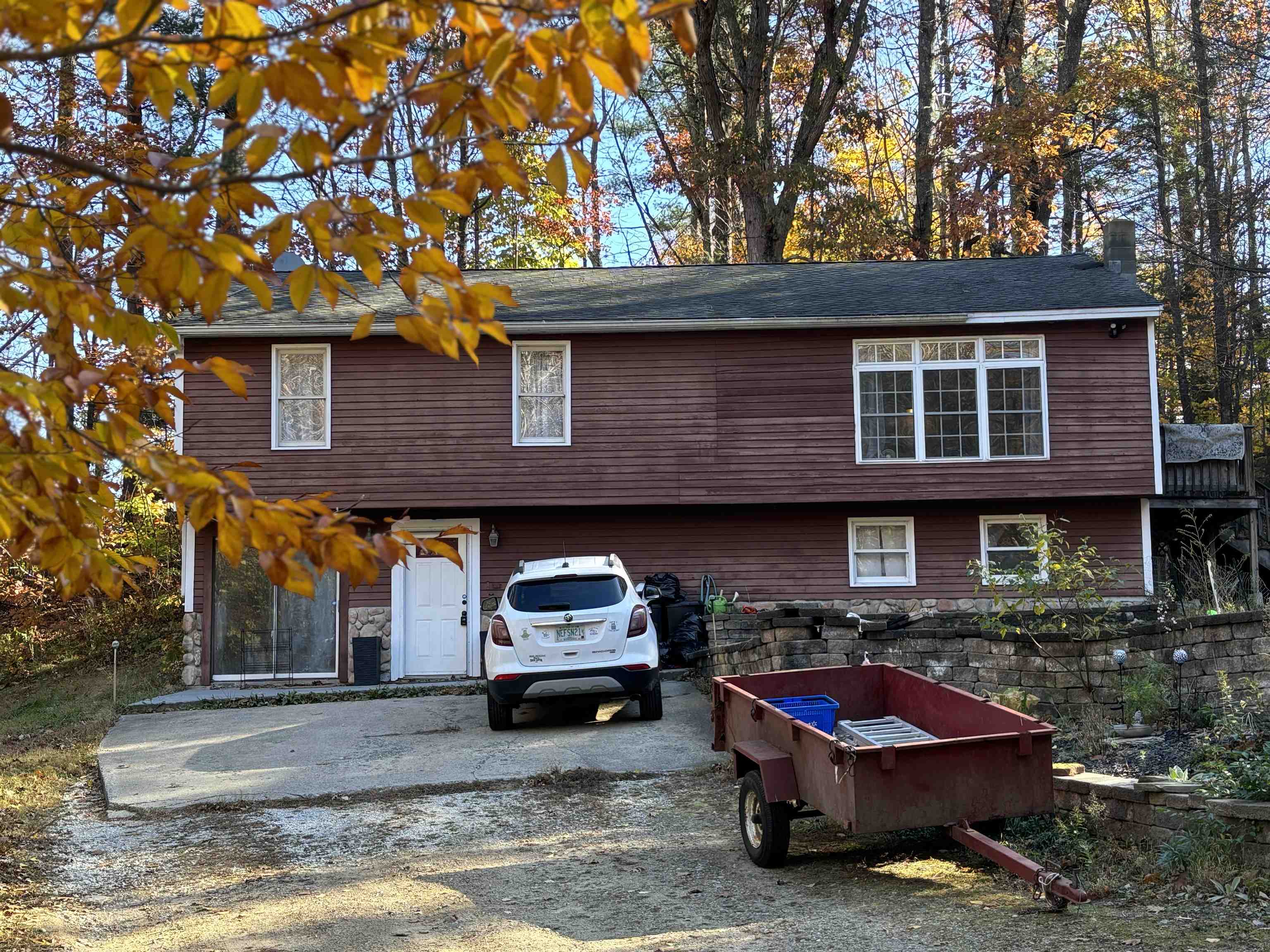 Elizabeth Rd, Sandown, NH 03873