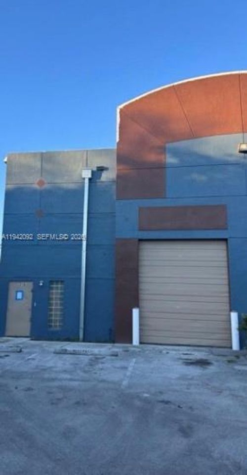 c10-20200 Nw 2nd Ave, MIAMI GARDENS, FL, 33169-2558 | Card Image