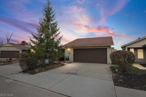 22144 Meadowsouth Ct, Strongsville, OH, 44149-2243 | Card Image