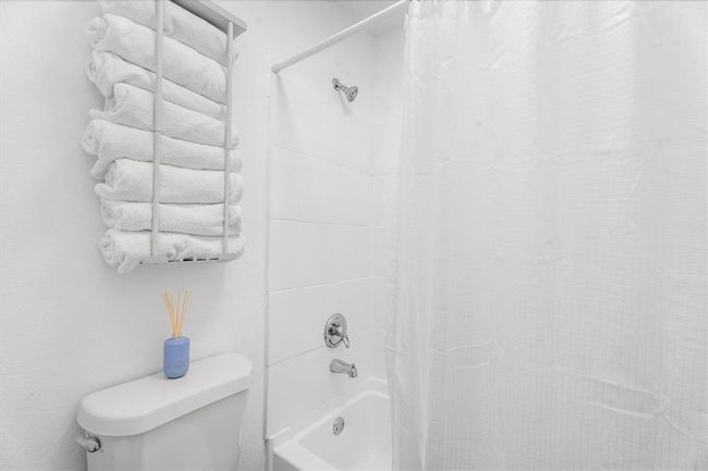 9502 - 9502 Windswept Ln, Townhouse with 2 bedrooms, 2 bathrooms and null parking in Houston TX | Image 9