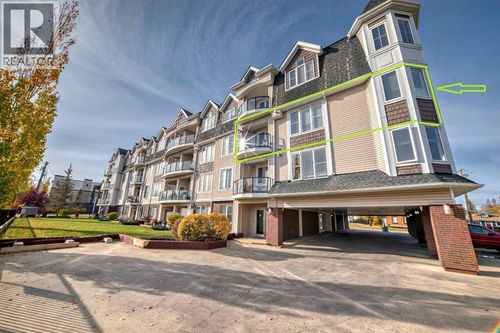 4707 50 St, Sylvan Lake, AB, T4S0G7 | Card Image