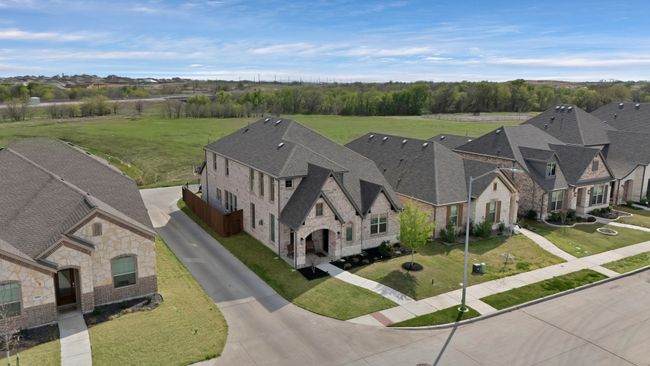 Aerial view with a residential view | Image 34