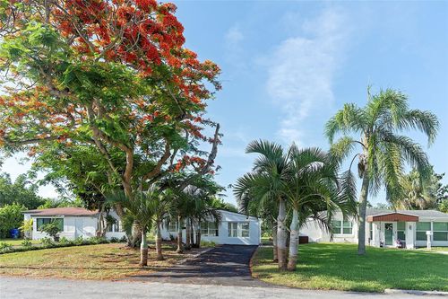 2024 Ne 174th St, North Miami Beach, FL, 33162-2228 | Card Image