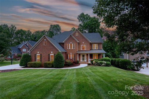 132 Parkside Ln, Mooresville, NC, 28117-8700 | Card Image