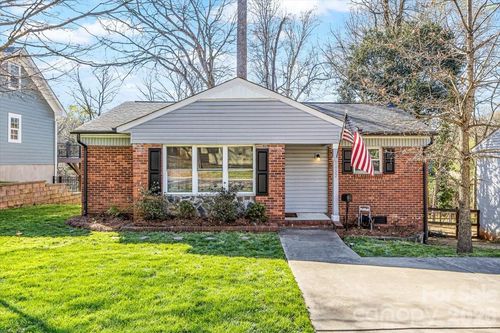 4922 Valley Stream Rd, Charlotte, NC, 28209-3552 | Card Image
