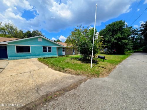 203 Eleanor Ave, Pass Christian, MS, 39571-3103 | Card Image