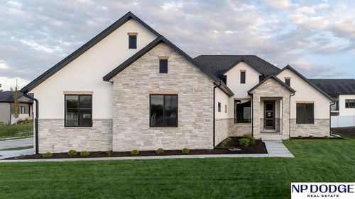 8909 Appaloosa Ln, Lincoln, NE, 68520-1522 | Card Image