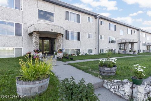 apt-4-79 Slater Dr, Fairbanks, AK, 99701-3454 | Card Image