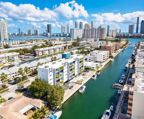 305-3626 Ne 168th St, North Miami Beach, FL, 33160 | Card Image