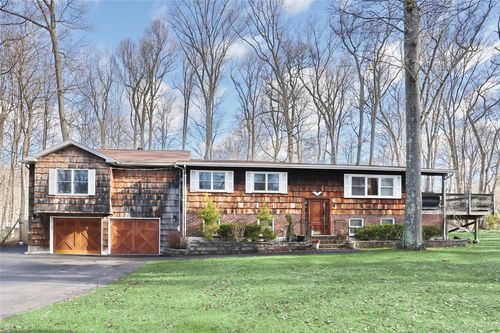 1 Forest Glen Ct, Suffern, NY, 10901-2101 | Card Image