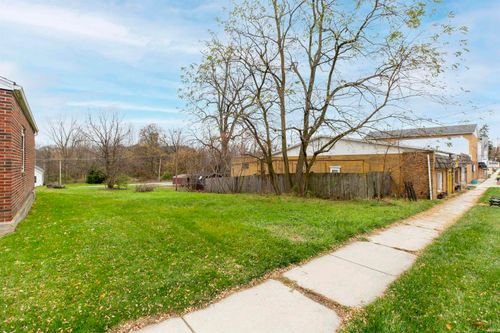 213 S Michigan St, Lakeville, IN, 46536-7702 | Card Image