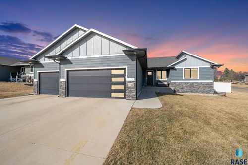 2412 E Stewart Ln Lane, Brandon, SD, 57005 | Card Image