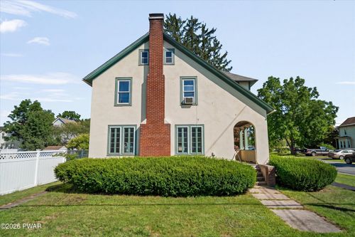 210 Avenue H, Matamoras, PA, 18336-1218 | Card Image
