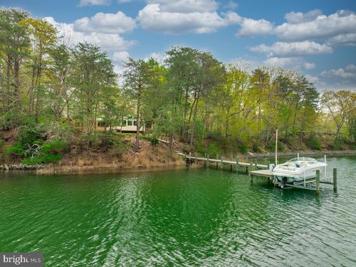 18264 Park Dr, Saint Inigoes, MD, 20684-3064 | Card Image