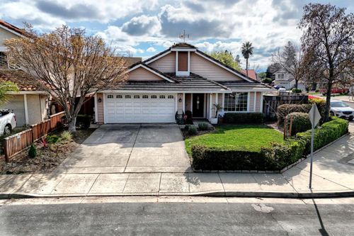 110 Loma Prieta Cir, Tracy, CA, 95376-1476 | Card Image