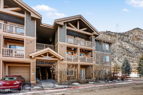 101-326 River View Dr, New Castle, CO, 81647-8464 | Card Image