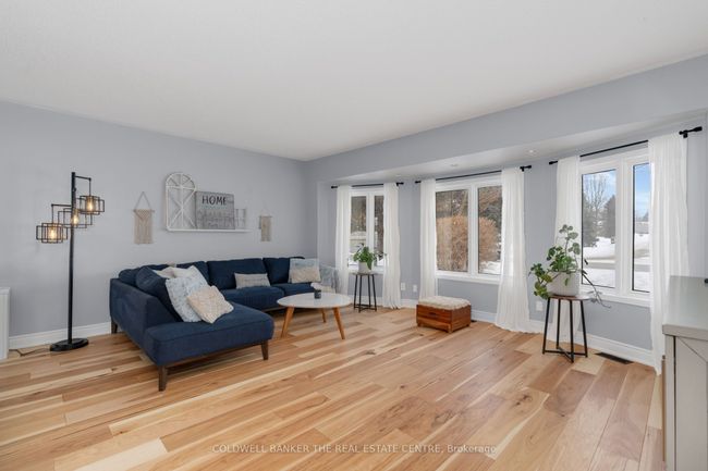 203 Camilla Cres, House other with 5 bedrooms, 2 bathrooms and 5 parking in Thornton ON | Image 15