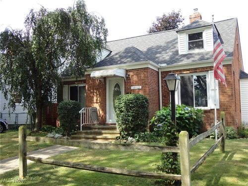 4852 W 12th St, Cleveland, OH, 44109-5611 | Card Image