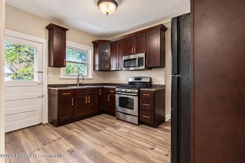 2nd-fl-601 Clay Avenue, Scranton, PA, 18510 | Card Image