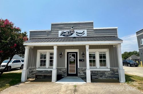 106 S Hampton St, Kershaw, SC, 29067-1448 | Card Image