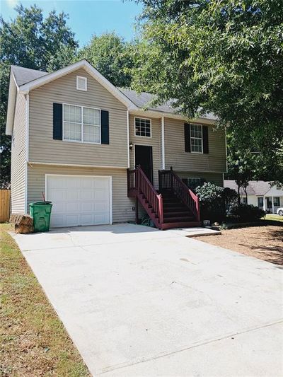 4233 Viewpoint Lane, House other with 3 bedrooms, 2 bathrooms and null parking in Ellenwood GA | Image 1