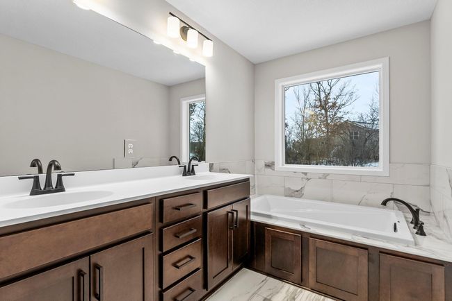 Primary Bath With Soaking Tub | Image 31