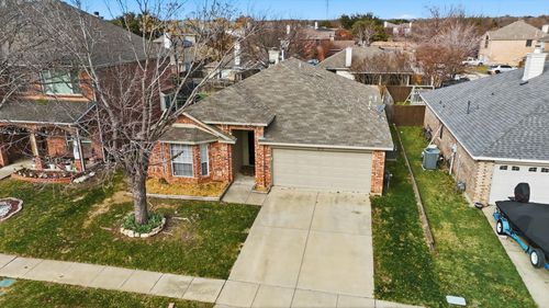 1052 Cottonbelt Dr, Saginaw, TX, 76131-4922 | Card Image