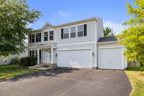 818 Willow St, Kirkland, IL, 60146-8813 | Card Image