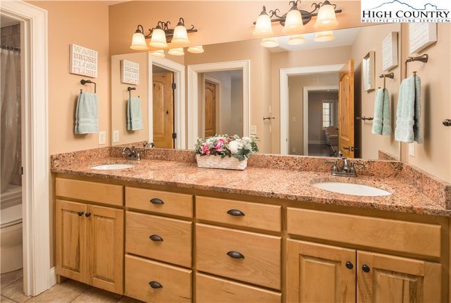 1902 Elk Creek Mountain Pkwy, House other with 4 bedrooms, 5 bathrooms and null parking in Todd NC | Image 33
