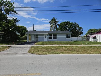 611 Sw 15th St, House other with 3 bedrooms, 1 bathrooms and null parking in Deerfield Beach FL | Image 2