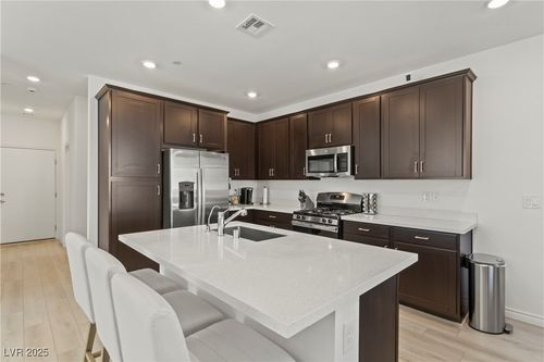 1532 Eva Crossing Pl, Henderson, NV, 89002-9807 | Card Image