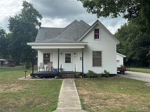 232 N Main St, Witt, IL, 62094-1018 | Card Image