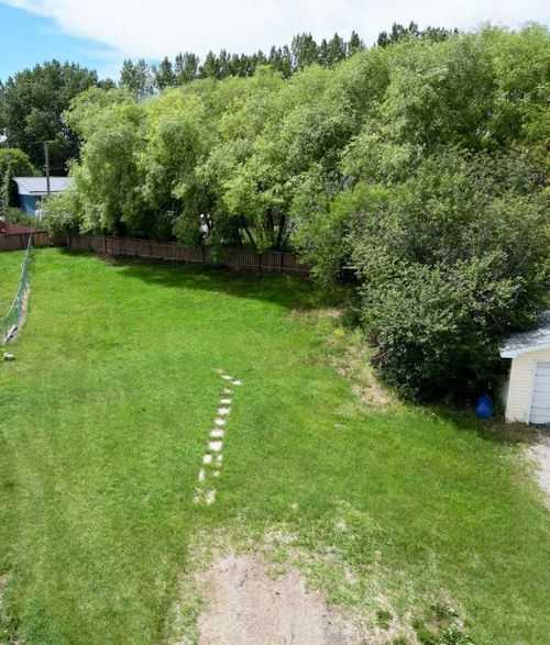 {{alt}} | Card Image