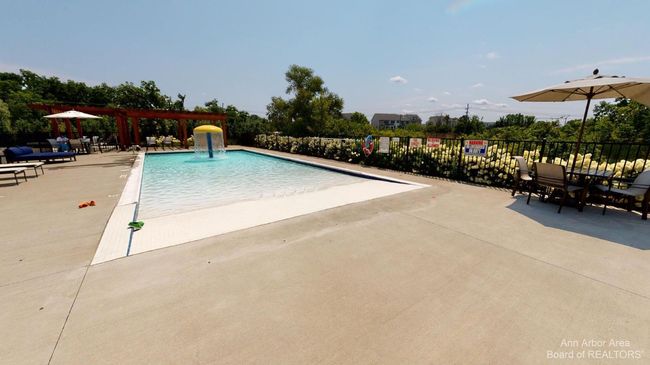 2704 S Spurway Dr, Condo with 4 bedrooms, 4 bathrooms and null parking in Ann Arbor MI | Image 36