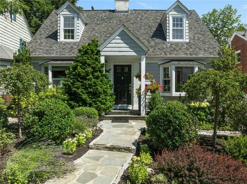 86 Vassar Ave, Providence, RI, 02906-3420 | Card Image