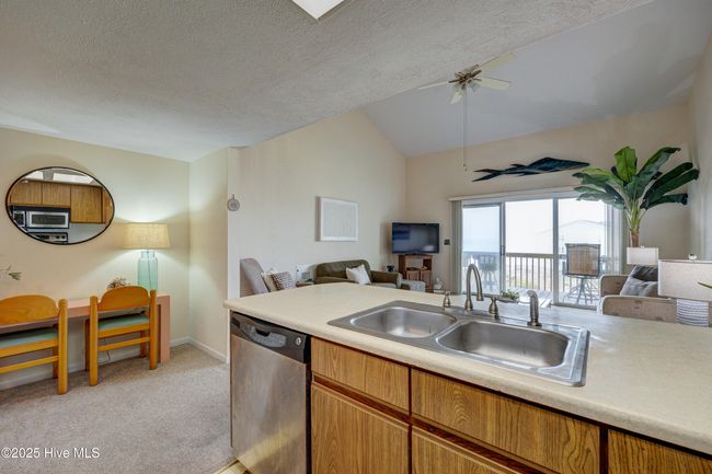 733 - 918 N New River Dr, Condo with 2 bedrooms, 2 bathrooms and null parking in Surf City NC | Image 4