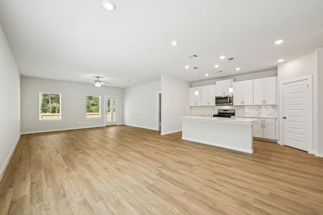 18346 Landing Meadows Ln, House other with 5 bedrooms, 4 bathrooms and 2 parking in New Caney TX | Image 11