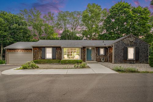 11279 E Cd Ave, Richland, MI, 49083-9327 | Card Image