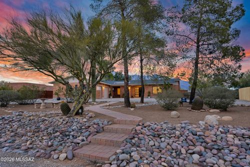 8020 N La Oesta Ave, Tucson, AZ, 85704-3406 | Card Image