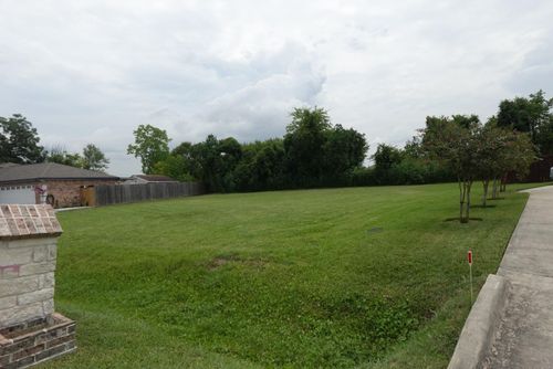 00 Violet Vw, Highlands, TX, 77562 | Card Image