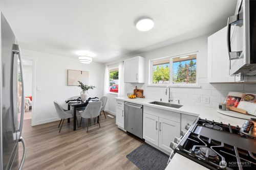 1615 N 196th Pl, Shoreline, WA, 98133-3707 | Card Image