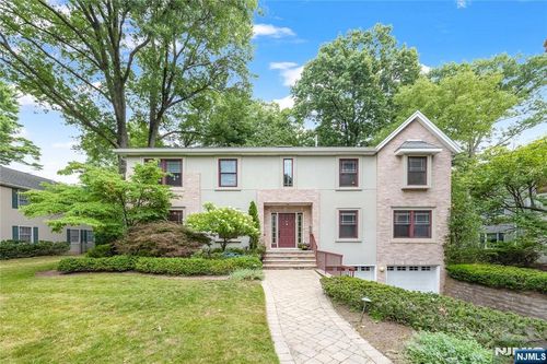 41 Downey Drive, Tenafly, NJ, 07670 | Card Image